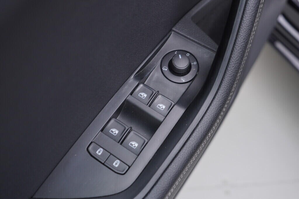 OV190V08116_20.webp_SUPERB Style 2.0 TSI 206 kW automat, DPH