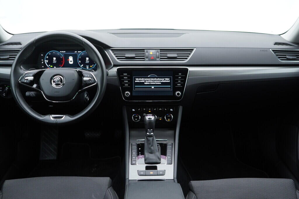 OV190V08116_27.webp_SUPERB Style 2.0 TSI 206 kW automat, DPH