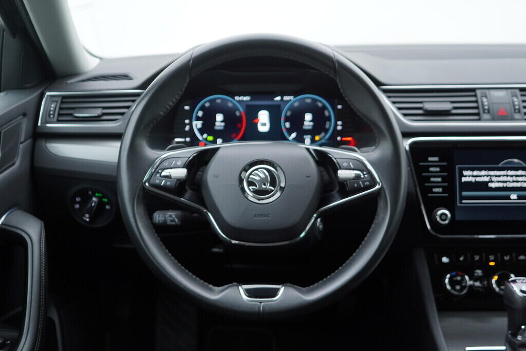 OV190V08116_28.webp_SUPERB Style 2.0 TSI 206 kW automat, DPH