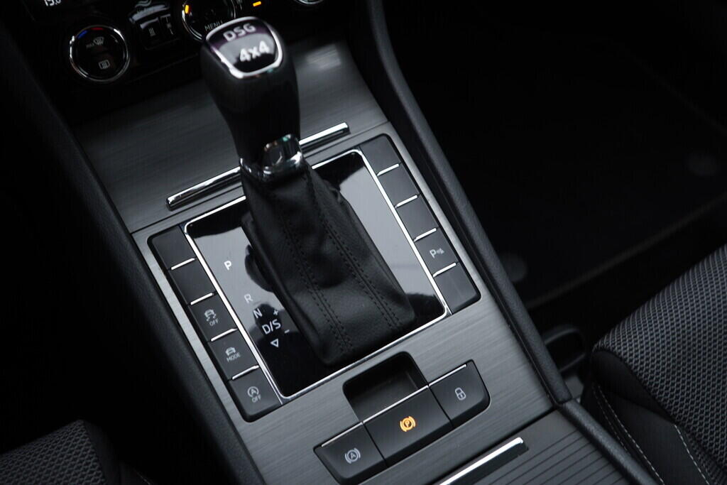 OV190V08116_35.webp_SUPERB Style 2.0 TSI 206 kW automat, DPH