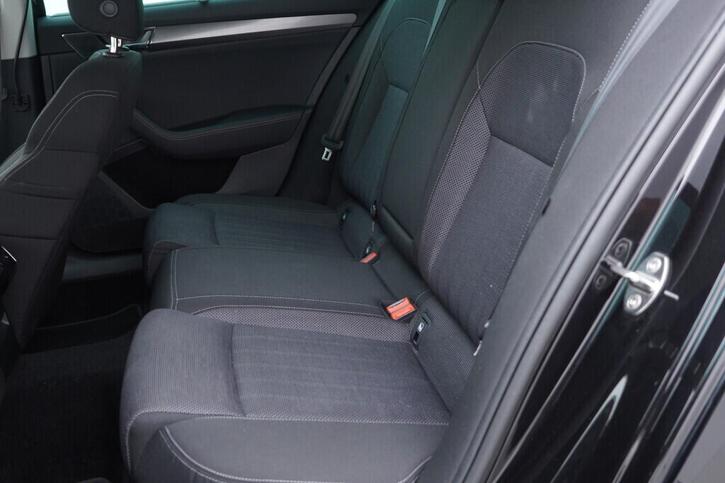 OV190V08116_38.webp_SUPERB Style 2.0 TSI 206 kW automat, DPH
