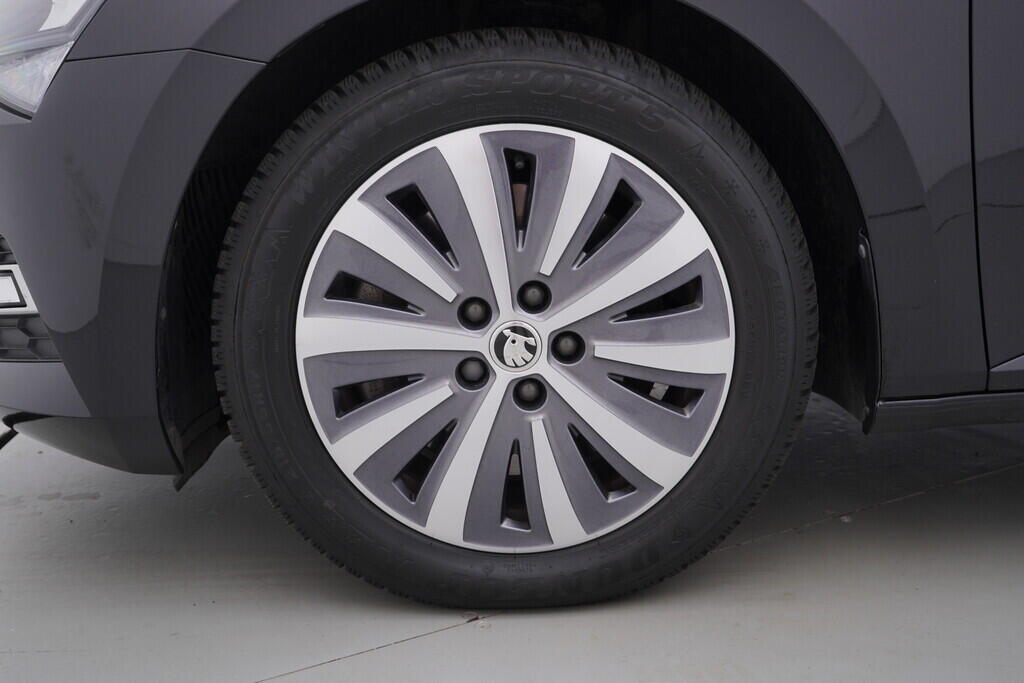 OV190V08116_43.webp_SUPERB Style 2.0 TSI 206 kW automat, DPH