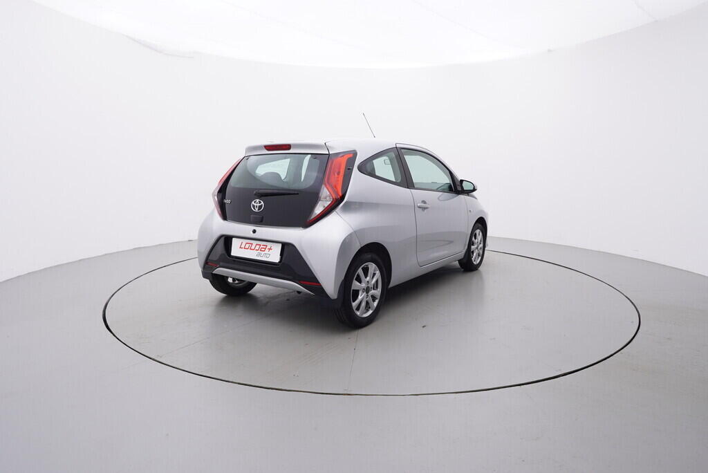 OV190V08127_14.webp_AYGO  1.0  53 kW manuál