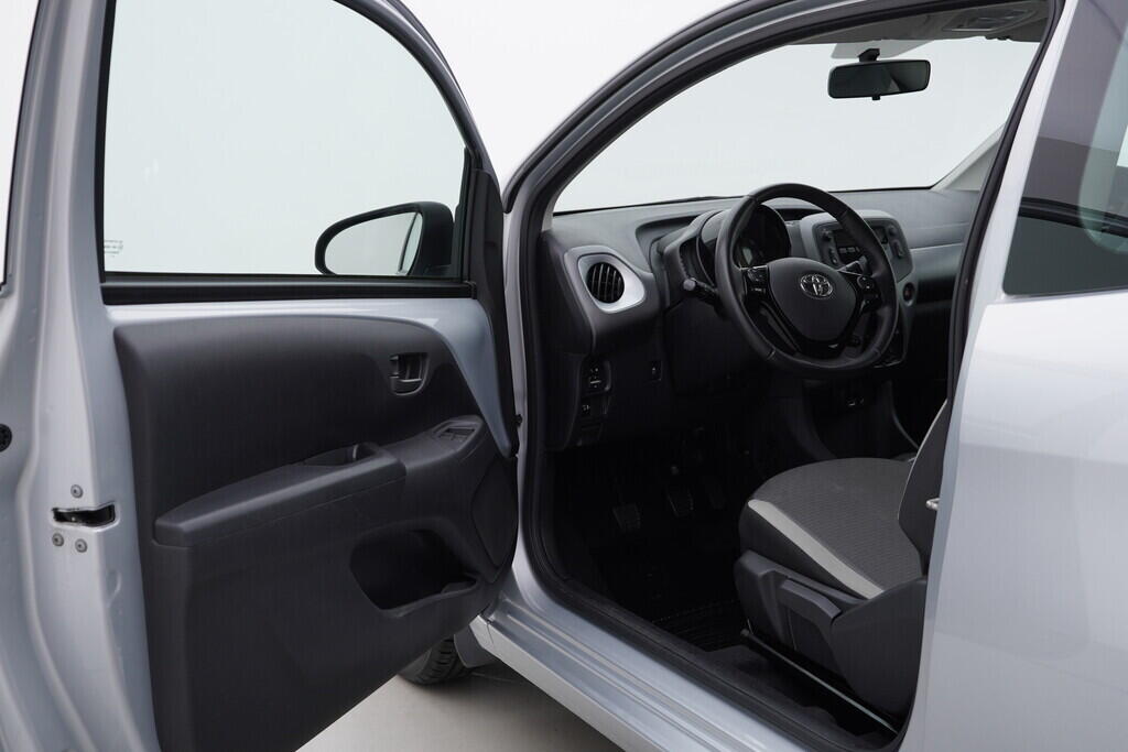 OV190V08127_18.webp_AYGO  1.0  53 kW manuál