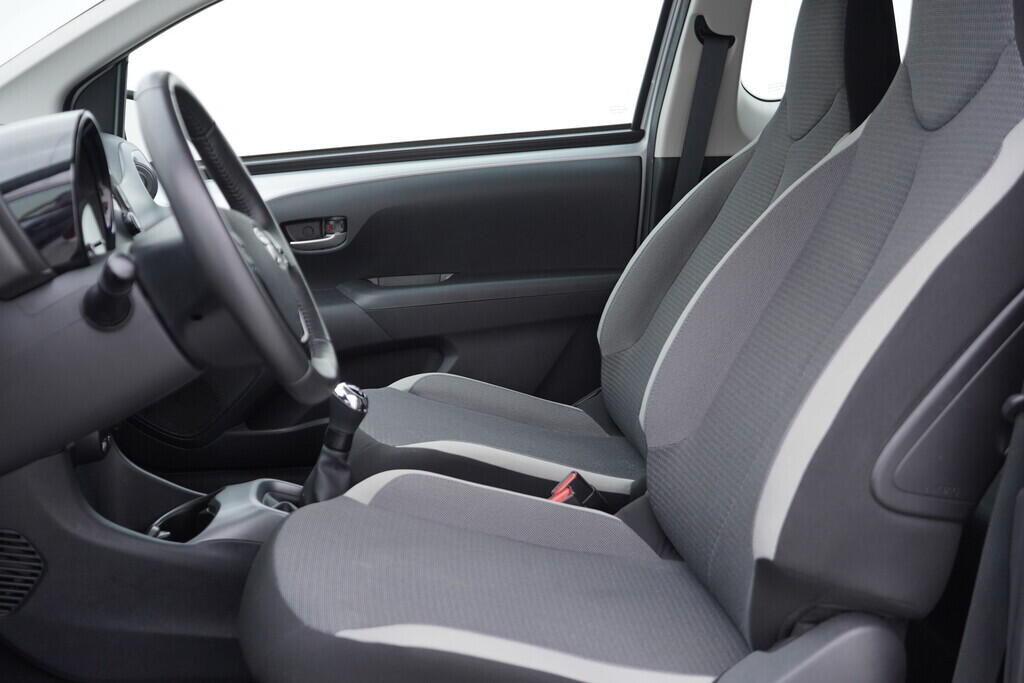 OV190V08127_22.webp_AYGO  1.0  53 kW manuál