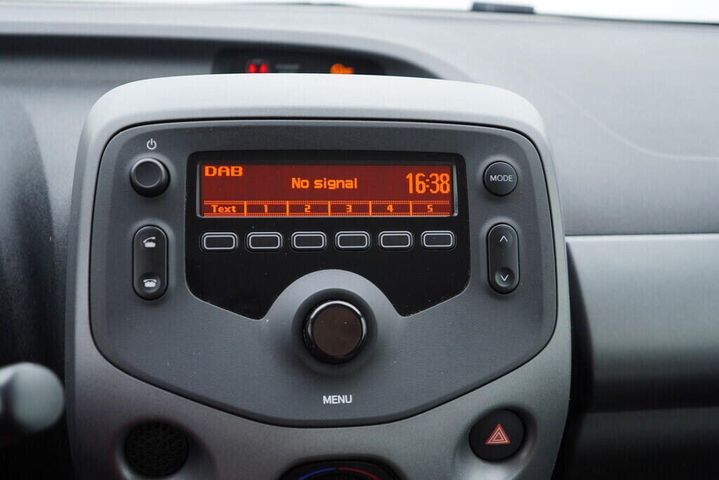 OV190V08127_27.webp_AYGO  1.0  53 kW manuál