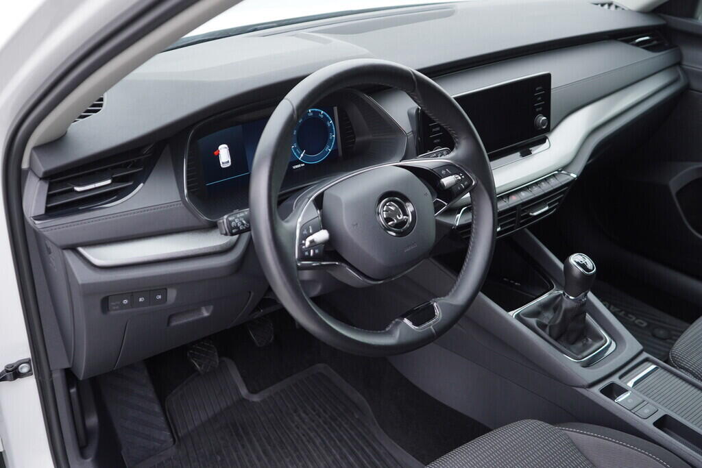 OV190V08142_21.webp_OCTAVIA Ambition Plus 2.0 TDI 85 kW manuál, DPH