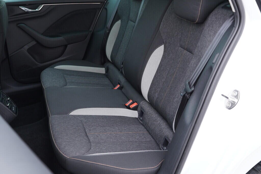 OV190V08146_36.webp_SCALA Style 1.0 TSI 81 kW manuál, DPH