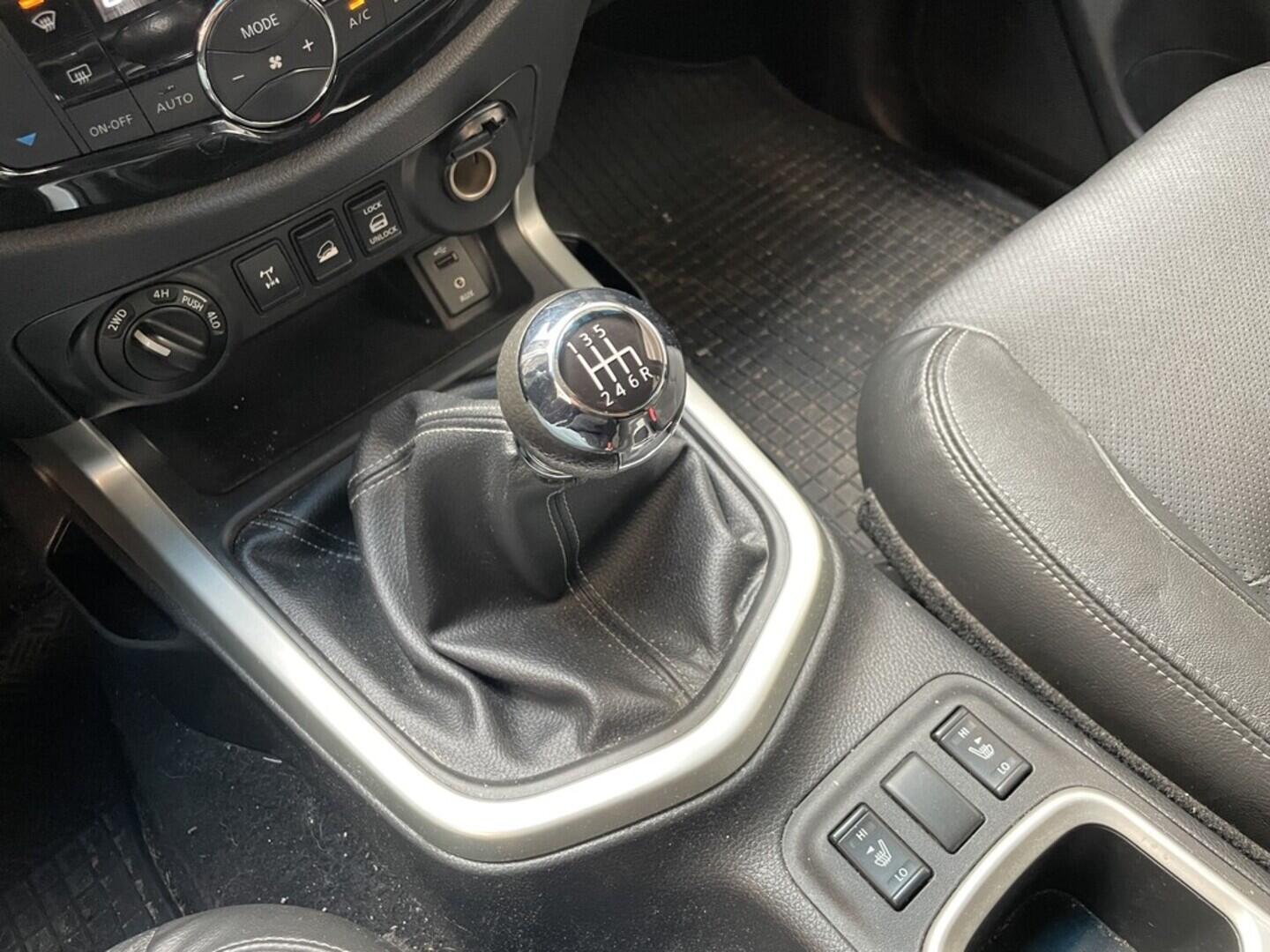 OV190V08168_26.webp_NAVARA  2.3  140 kW manuál, DPH