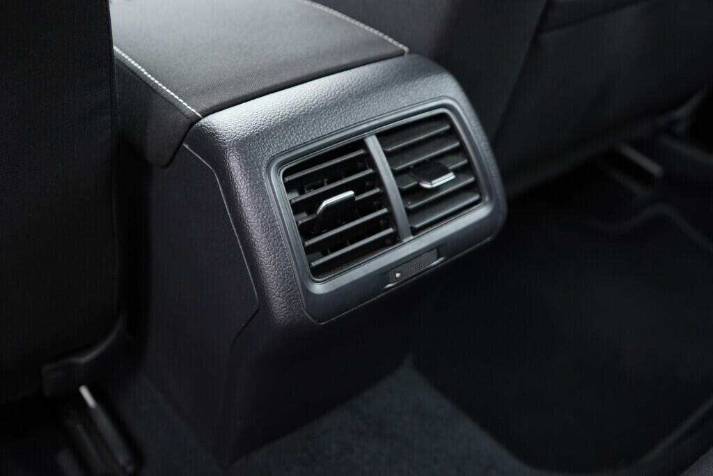 OV190V08172_36.webp_GOLF VARIANT Highline 1.4 TSI 110 kW automat