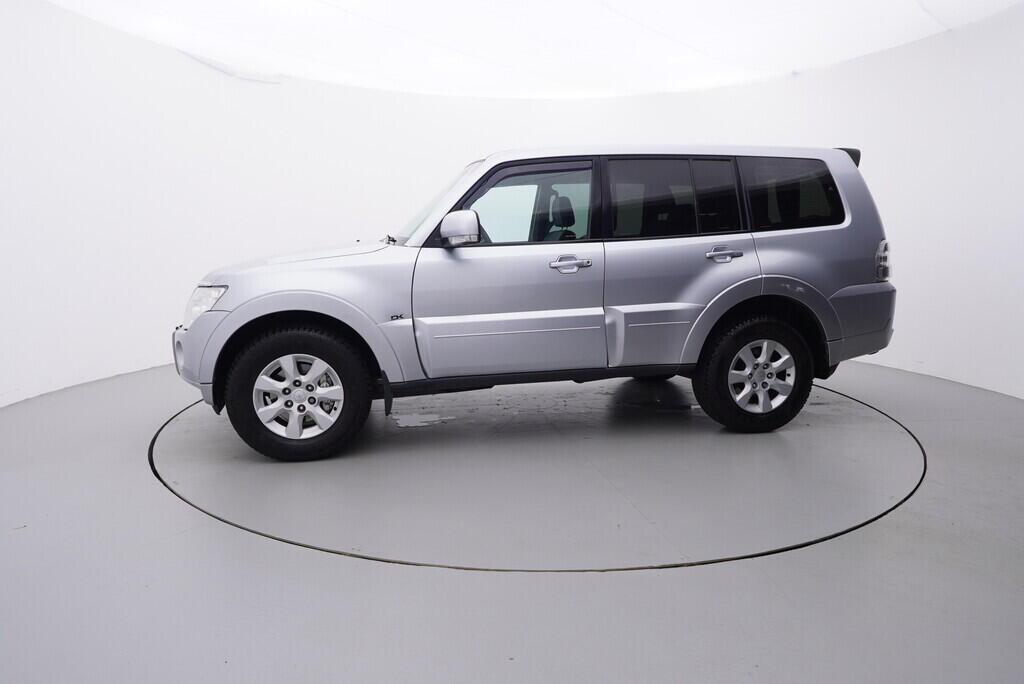 OV190V08193_11.webp_PAJERO  3.2  147 kW manuál