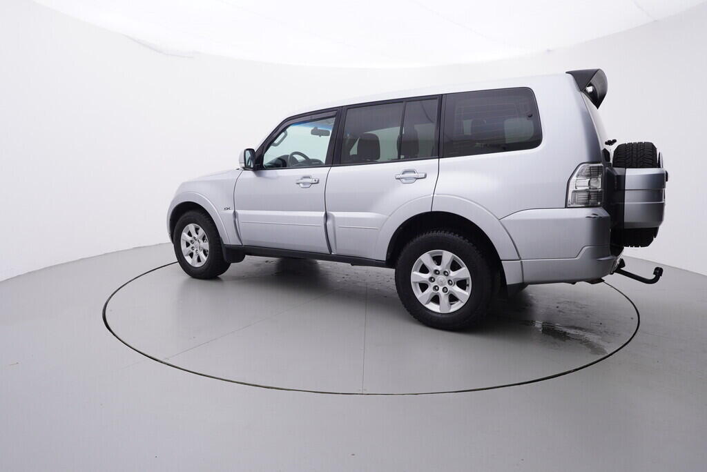 OV190V08193_12.webp_PAJERO  3.2  147 kW manuál