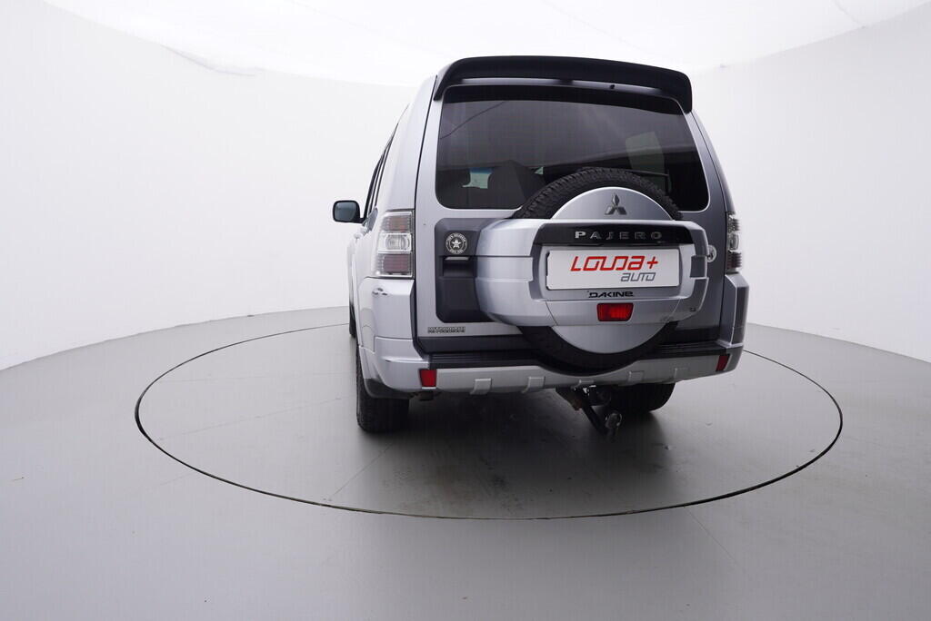 OV190V08193_13.webp_PAJERO  3.2  147 kW manuál