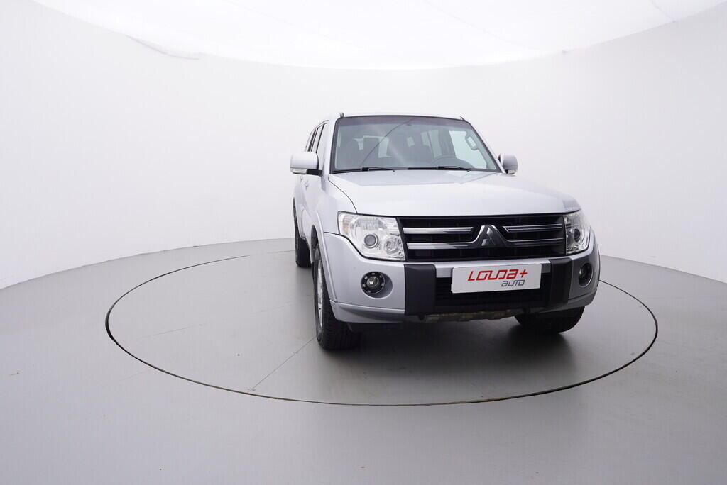 OV190V08193_17.webp_PAJERO  3.2  147 kW manuál