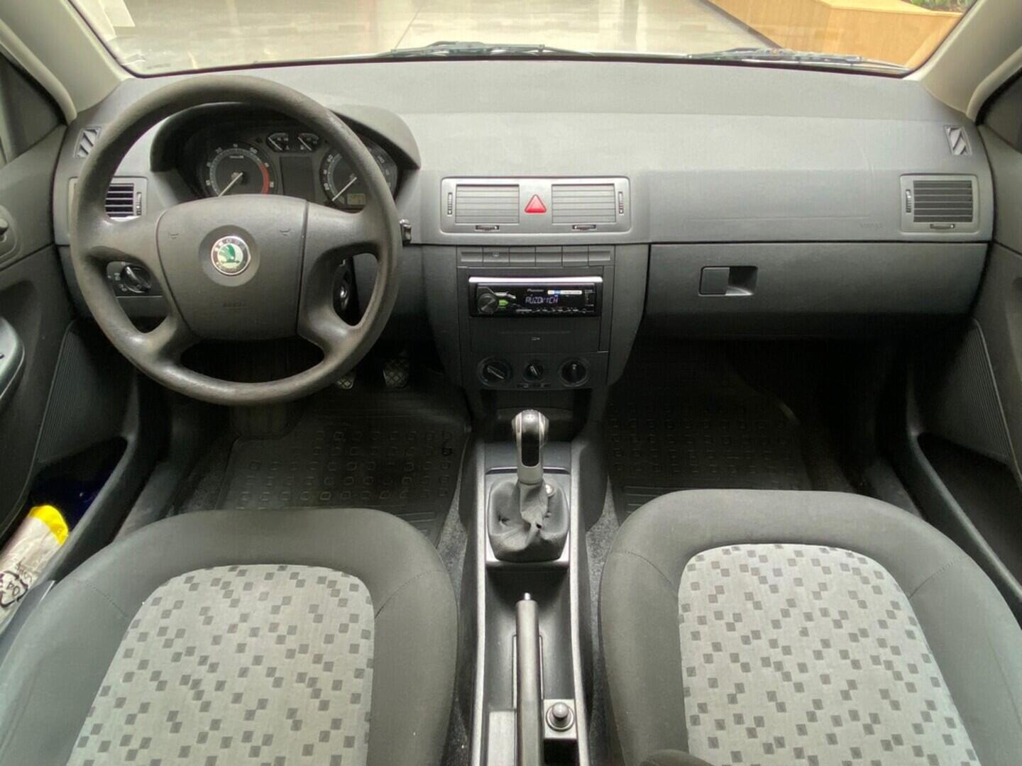OV190V08196_18.webp_FABIA Classic 1.2 HTP 47 kW manuál