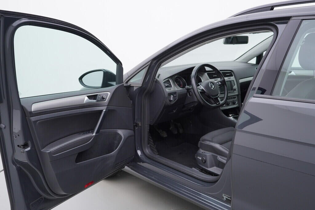 OV190V08207_18.webp_GOLF VARIANT Highline 2.0 TDI 110 kW manuál