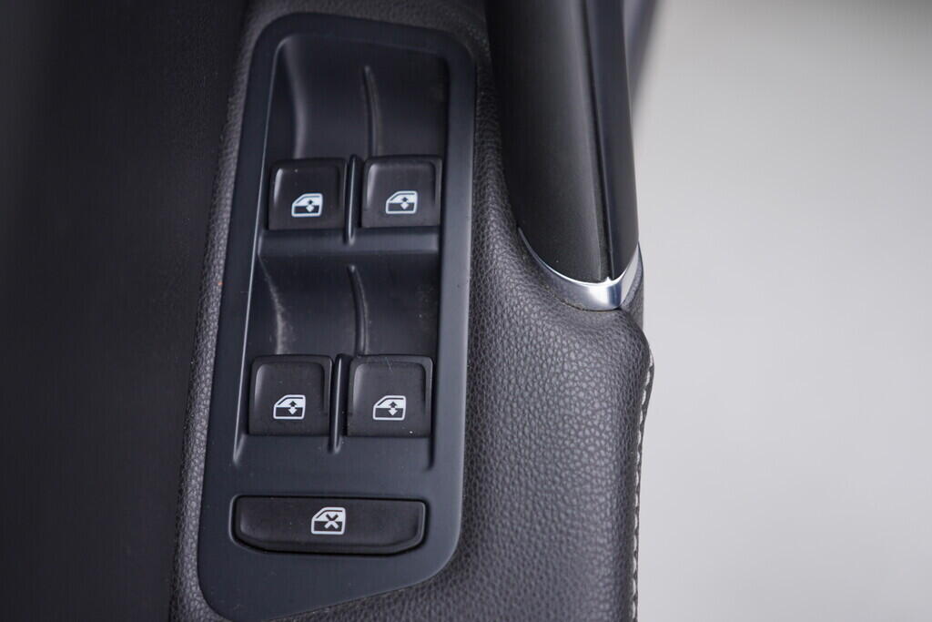 OV190V08207_20.webp_GOLF VARIANT Highline 2.0 TDI 110 kW manuál