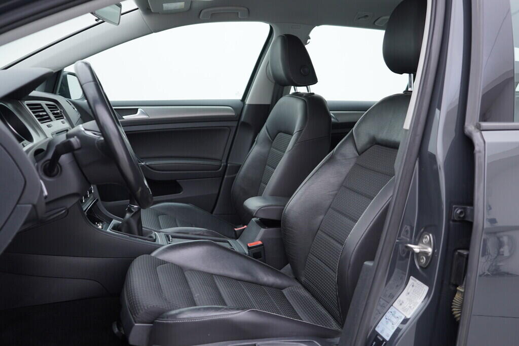 OV190V08207_23.webp_GOLF VARIANT Highline 2.0 TDI 110 kW manuál