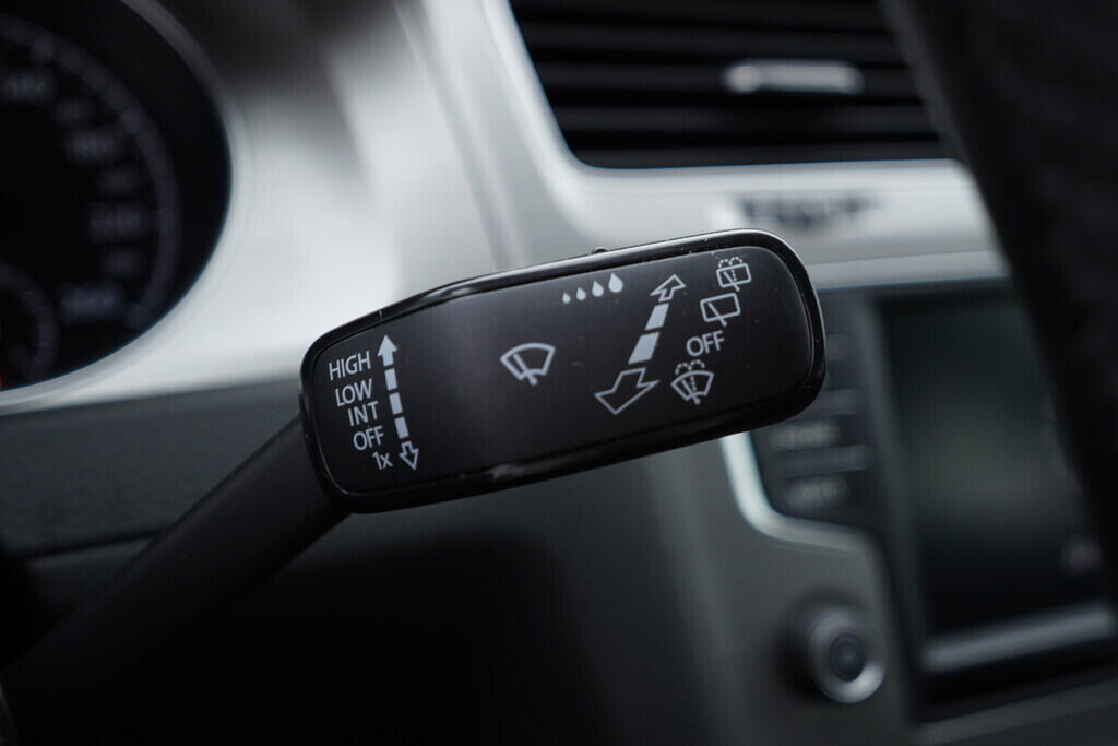 OV190V08207_25.webp_GOLF VARIANT Highline 2.0 TDI 110 kW manuál