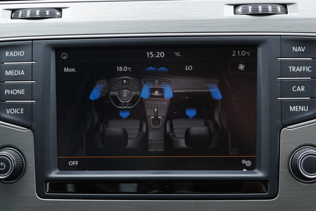 OV190V08207_31.webp_GOLF VARIANT Highline 2.0 TDI 110 kW manuál