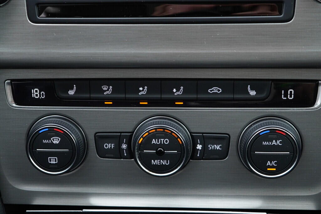 OV190V08207_33.webp_GOLF VARIANT Highline 2.0 TDI 110 kW manuál