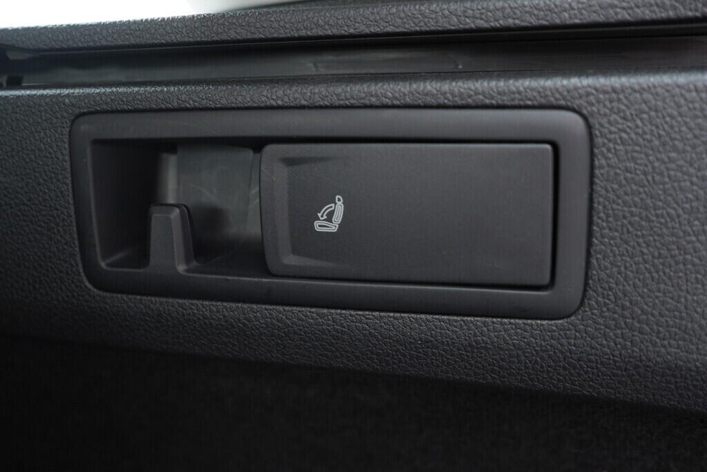 OV190V08207_40.webp_GOLF VARIANT Highline 2.0 TDI 110 kW manuál