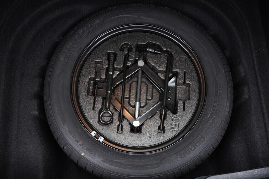 OV190V08207_41.webp_GOLF VARIANT Highline 2.0 TDI 110 kW manuál