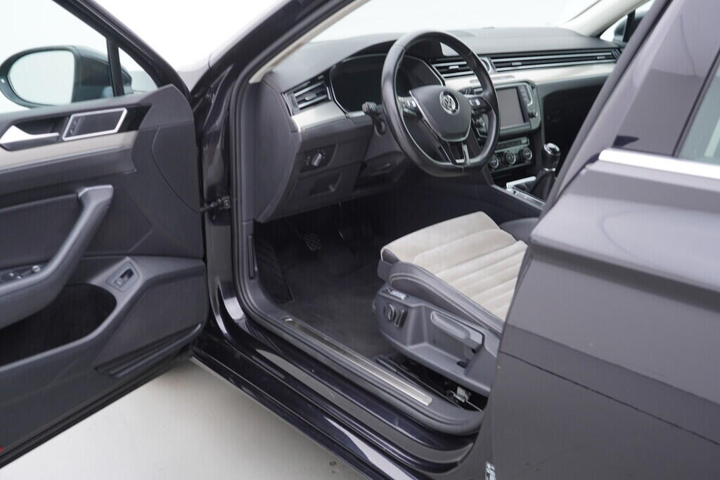 OV190V08208_18.webp_PASSAT VARIANT Highline 1.4 TSI 110 kW manuál