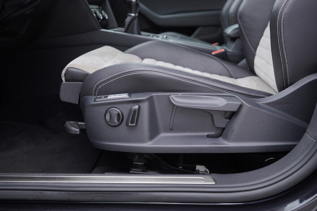OV190V08208_21.webp_PASSAT VARIANT Highline 1.4 TSI 110 kW manuál