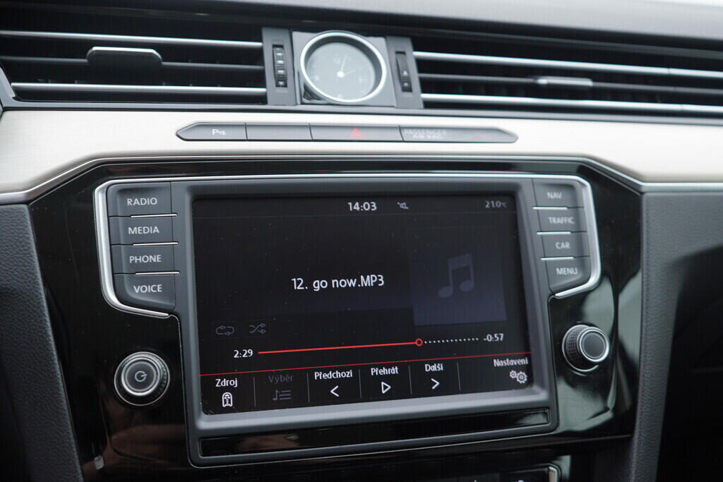 OV190V08208_30.webp_PASSAT VARIANT Highline 1.4 TSI 110 kW manuál
