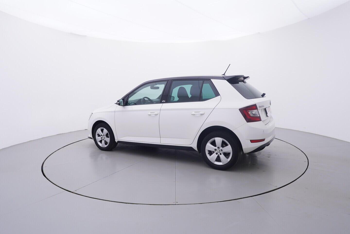 OV190V08213_12.webp_FABIA Monte Carlo 1.0 TSI 81 kW manuál