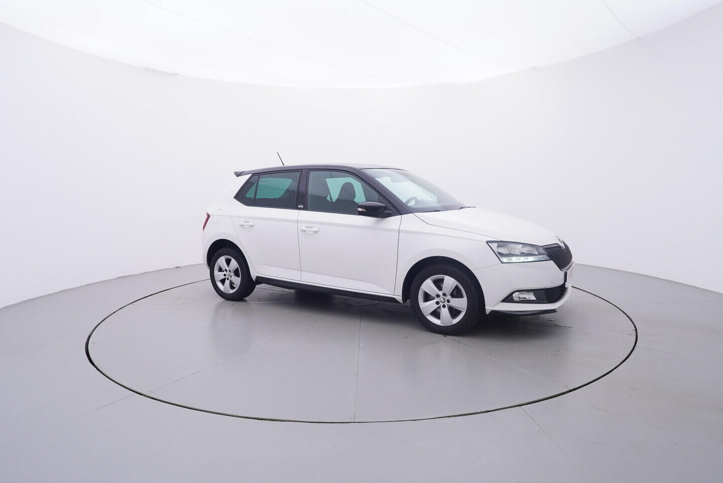 OV190V08213_16.webp_FABIA Monte Carlo 1.0 TSI 81 kW manuál