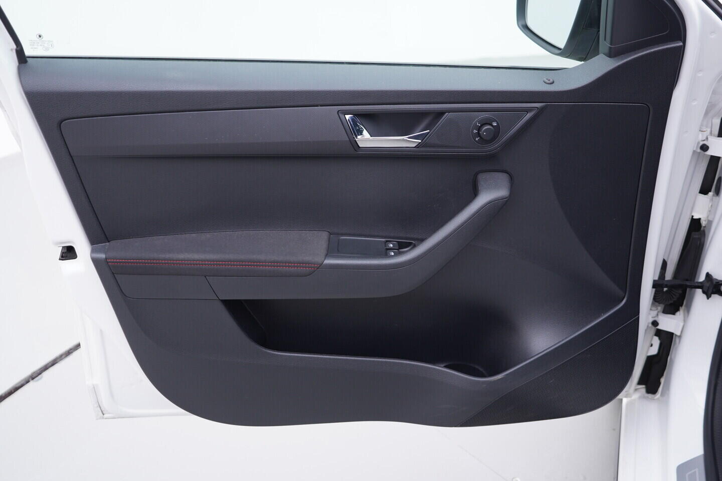 OV190V08213_19.webp_FABIA Monte Carlo 1.0 TSI 81 kW manuál