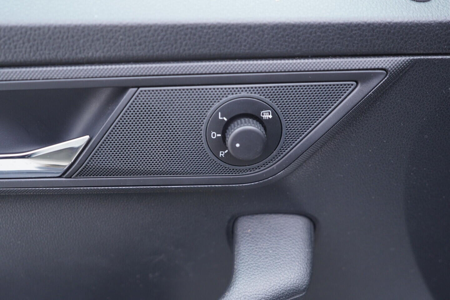 OV190V08213_20.webp_FABIA Monte Carlo 1.0 TSI 81 kW manuál