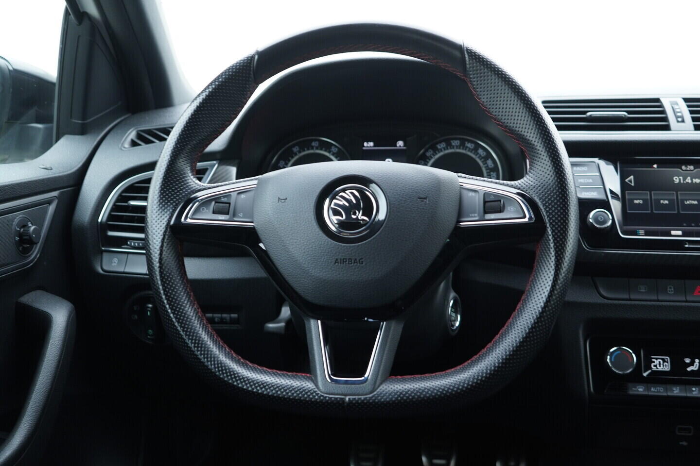 OV190V08213_31.webp_FABIA Monte Carlo 1.0 TSI 81 kW manuál