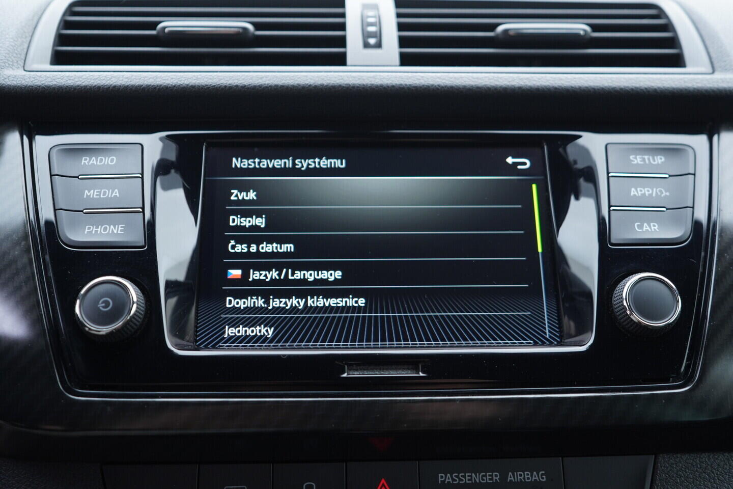 OV190V08213_33.webp_FABIA Monte Carlo 1.0 TSI 81 kW manuál