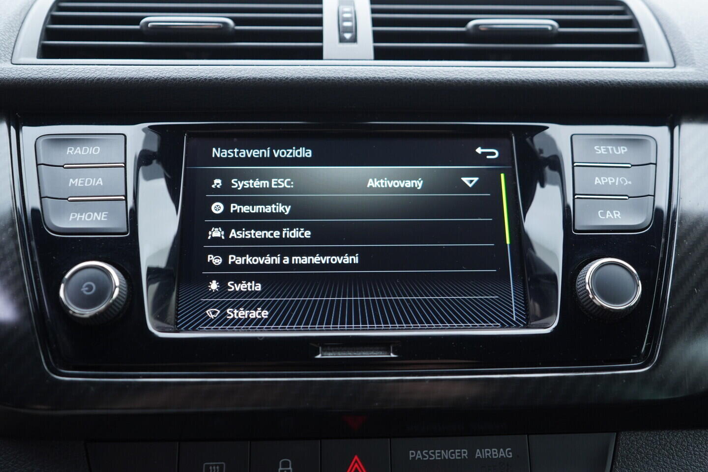 OV190V08213_35.webp_FABIA Monte Carlo 1.0 TSI 81 kW manuál