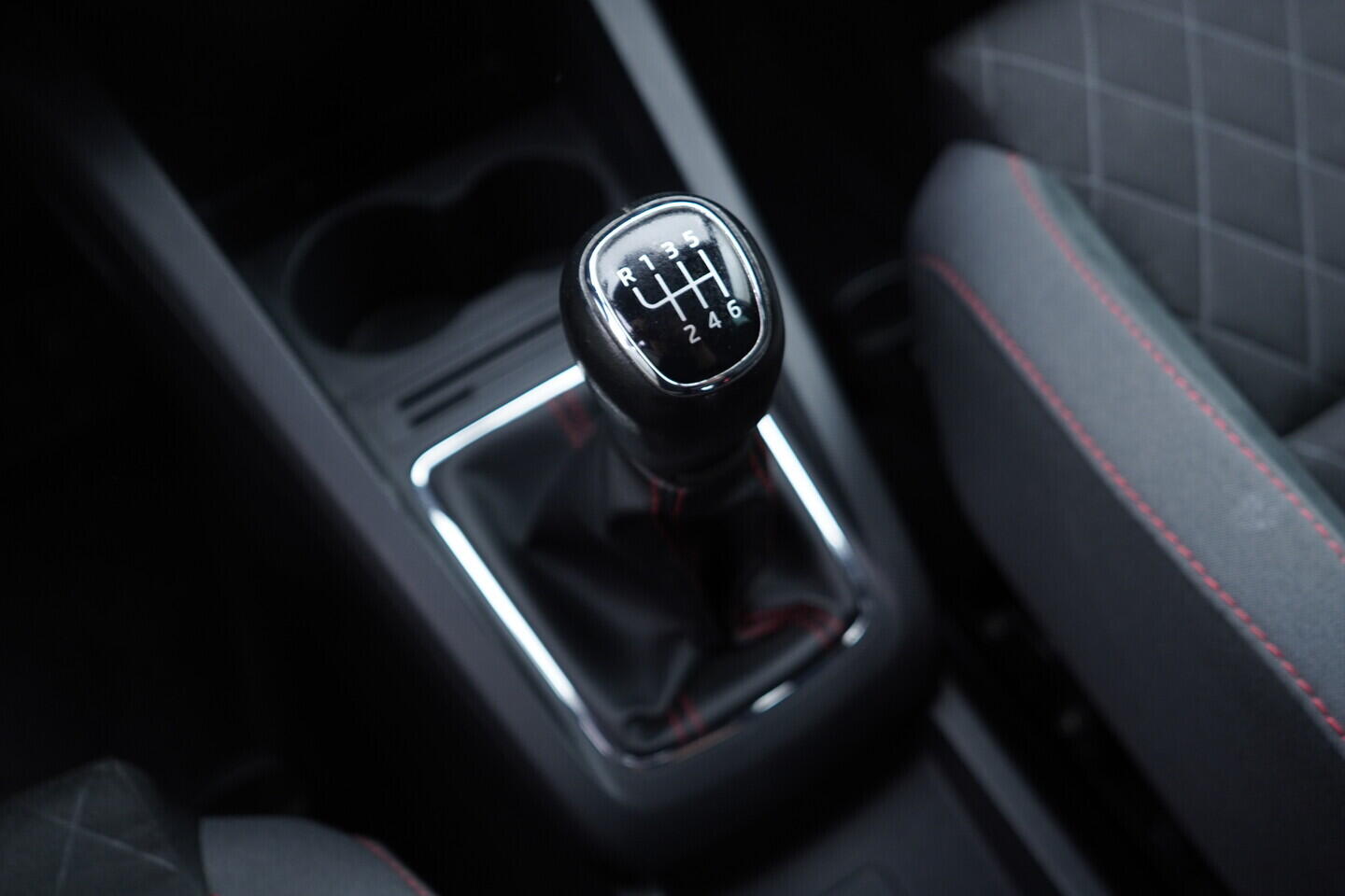 OV190V08213_38.webp_FABIA Monte Carlo 1.0 TSI 81 kW manuál