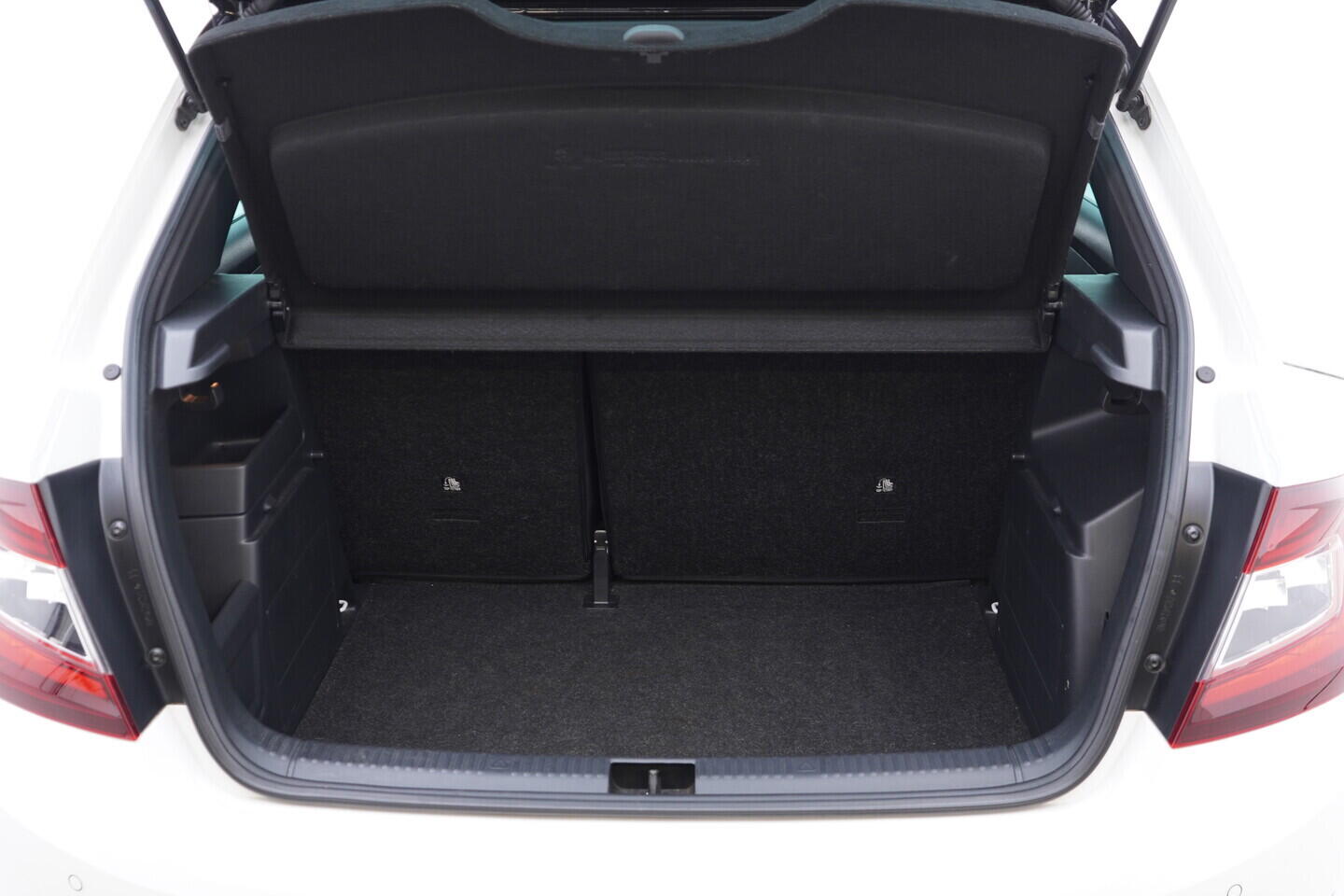 OV190V08213_42.webp_FABIA Monte Carlo 1.0 TSI 81 kW manuál