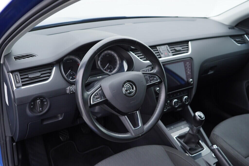 OV190V08221_21.webp_OCTAVIA Style 1.8 TSI 132 kW manuál