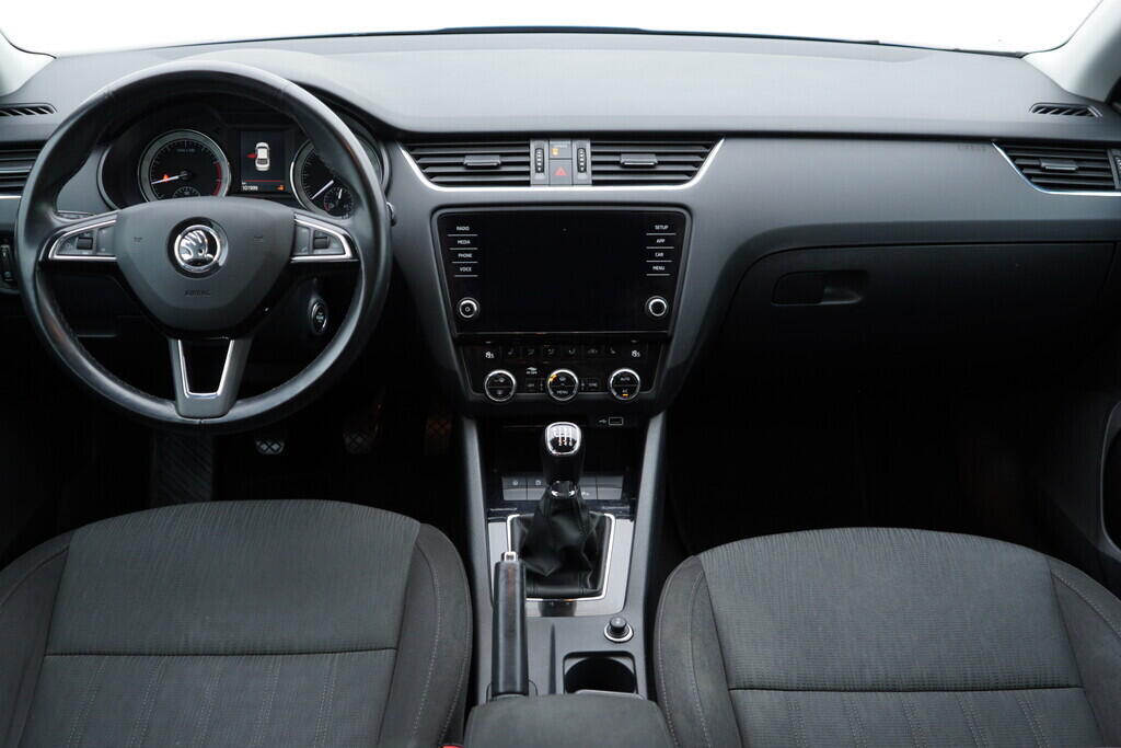 OV190V08221_25.webp_OCTAVIA Style 1.8 TSI 132 kW manuál