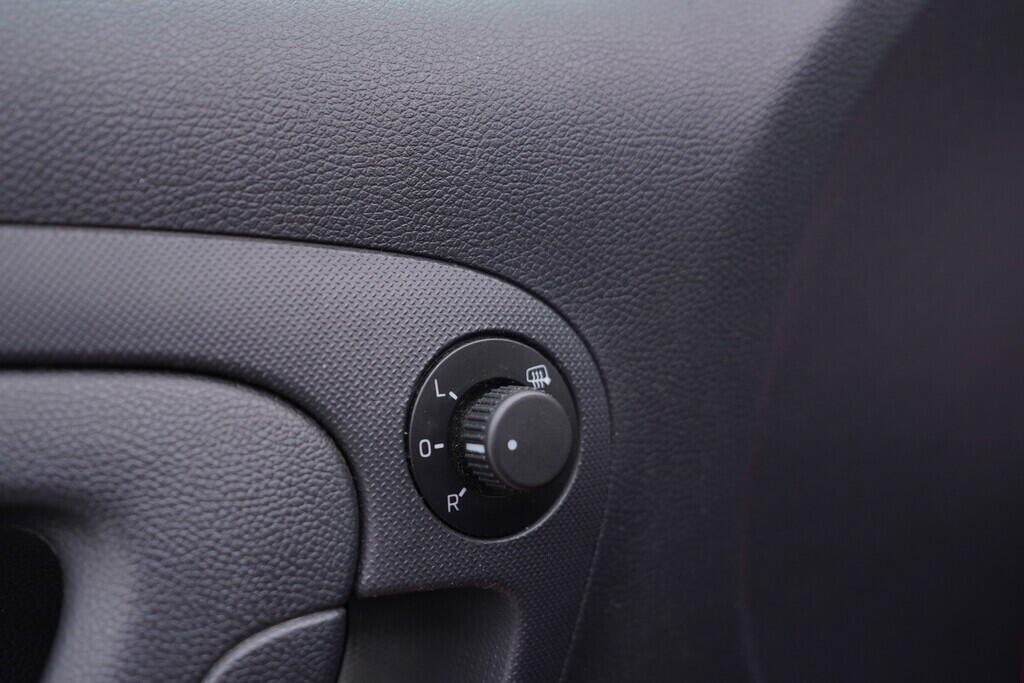 OV190V08225_21.webp_FABIA Elegance 1.6 TDI 66 kW manuál