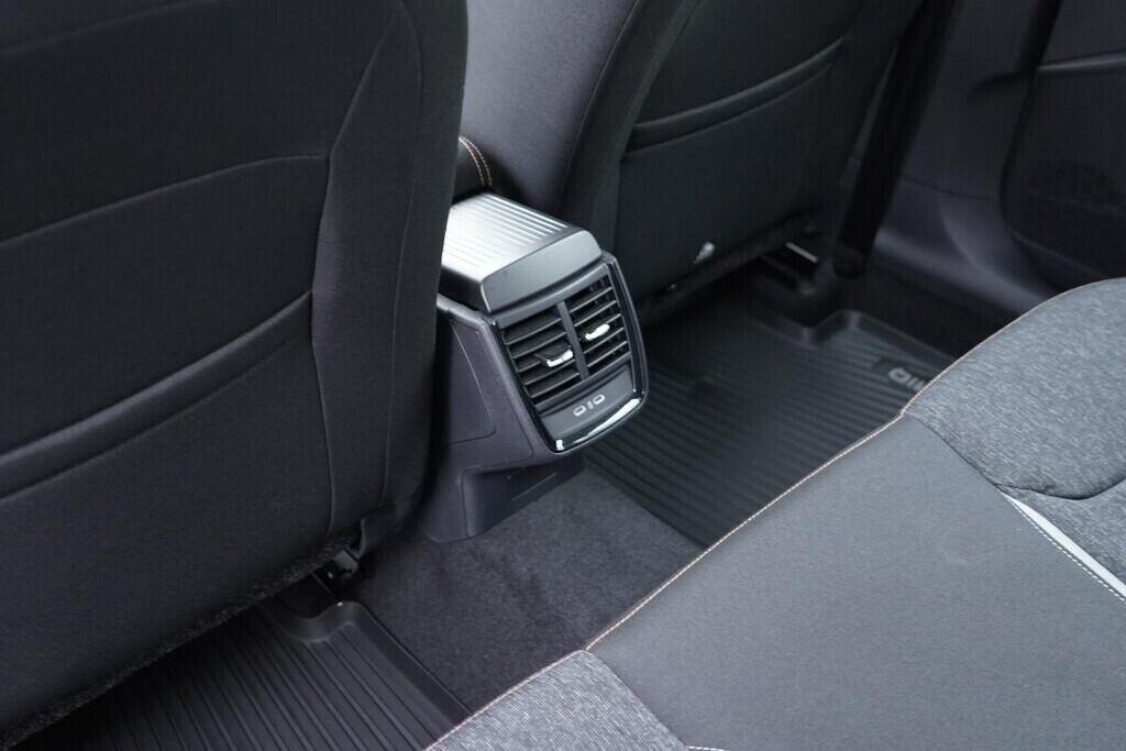 OV190V08231_38.webp_KAMIQ Style 1.0 TSI 70 kW manuál, DPH