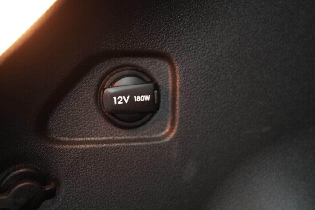 OV190V08239_37.webp_TUCSON TRIKOLOR 1.7  85 kW manuál, DPH