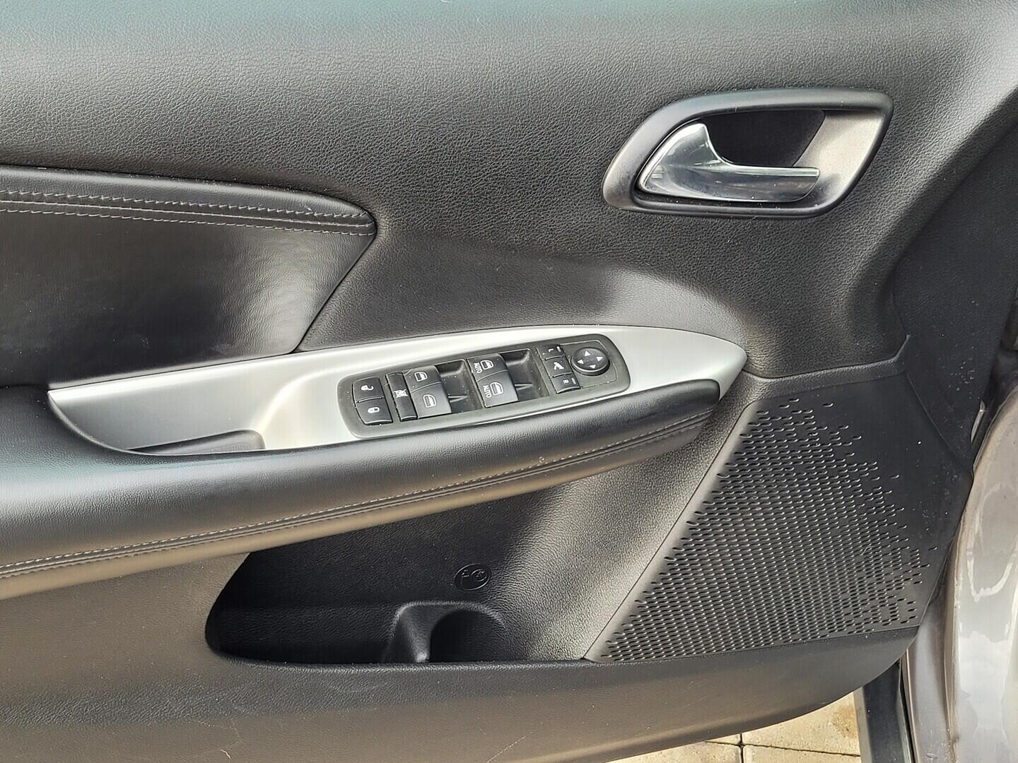 OV190V08241_30.webp_FREEMONT Lounge 2.0  125 kW automat