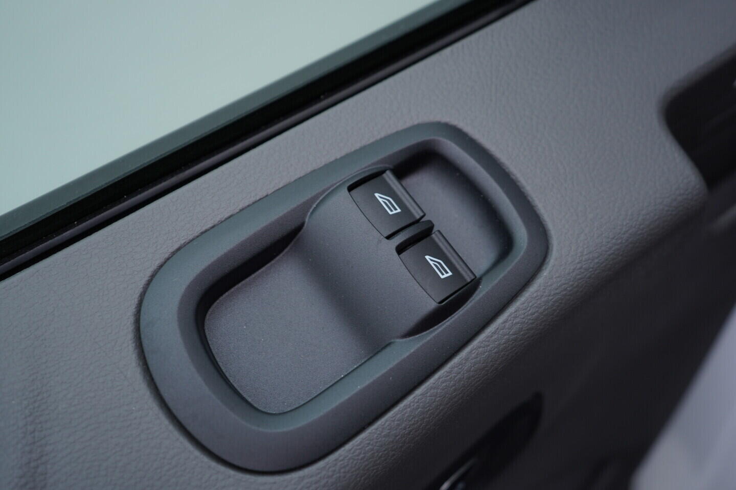 OV190V08248_21.webp_TRANSIT  2.0 TDCi 96 kW manuál, DPH