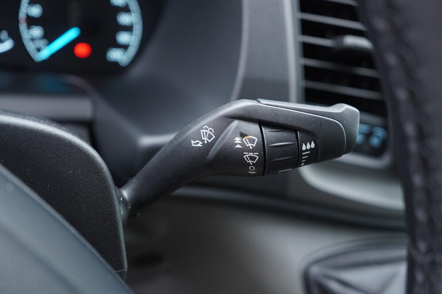 OV190V08248_24.webp_TRANSIT  2.0 TDCi 96 kW manuál, DPH