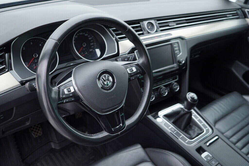 OV190V08258_22.webp_PASSAT VARIANT Highline  2.0 TDI 110 kW manuál