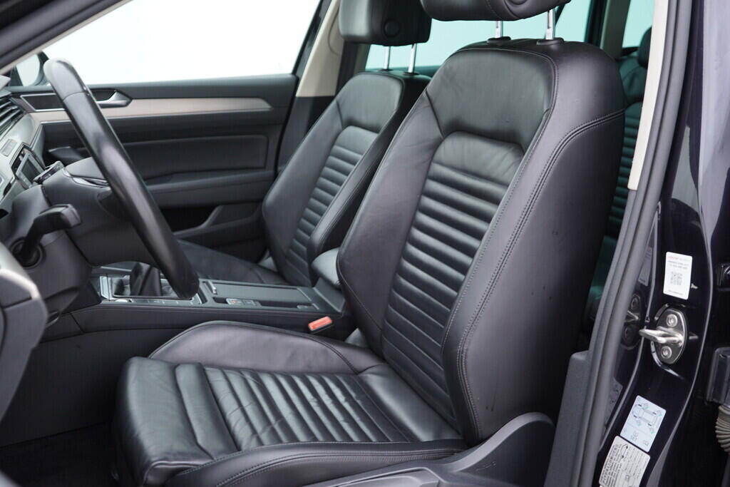 OV190V08258_23.webp_PASSAT VARIANT Highline  2.0 TDI 110 kW manuál