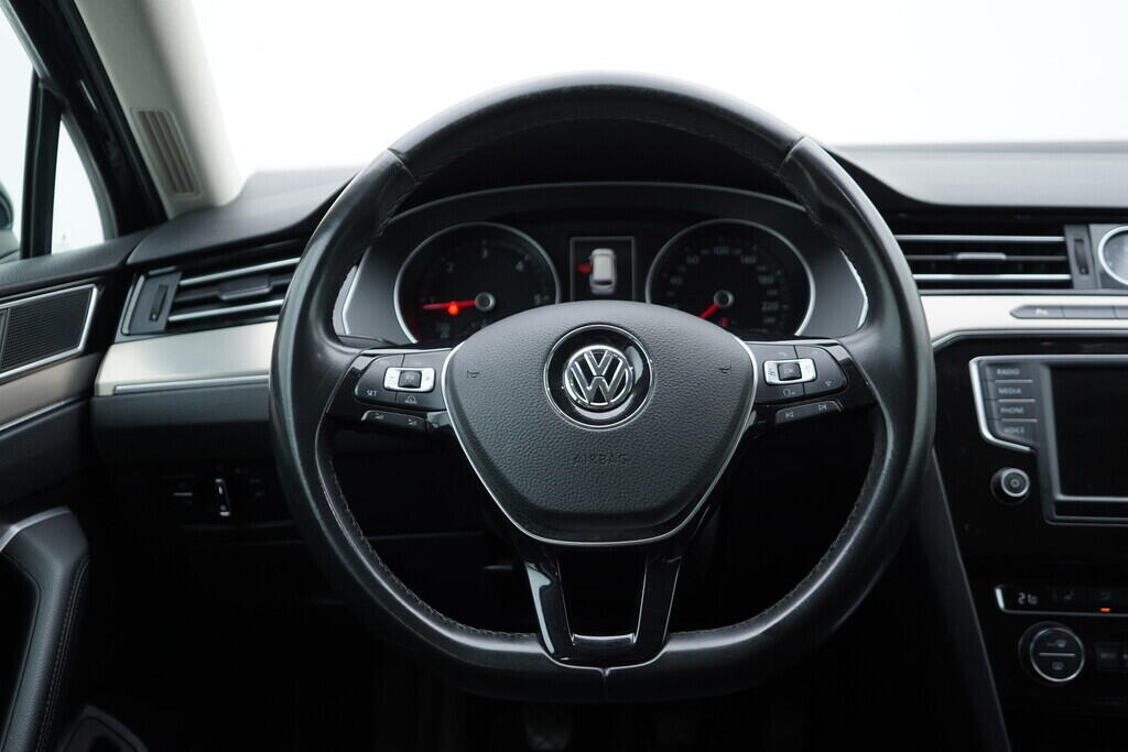 OV190V08258_27.webp_PASSAT VARIANT Highline  2.0 TDI 110 kW manuál
